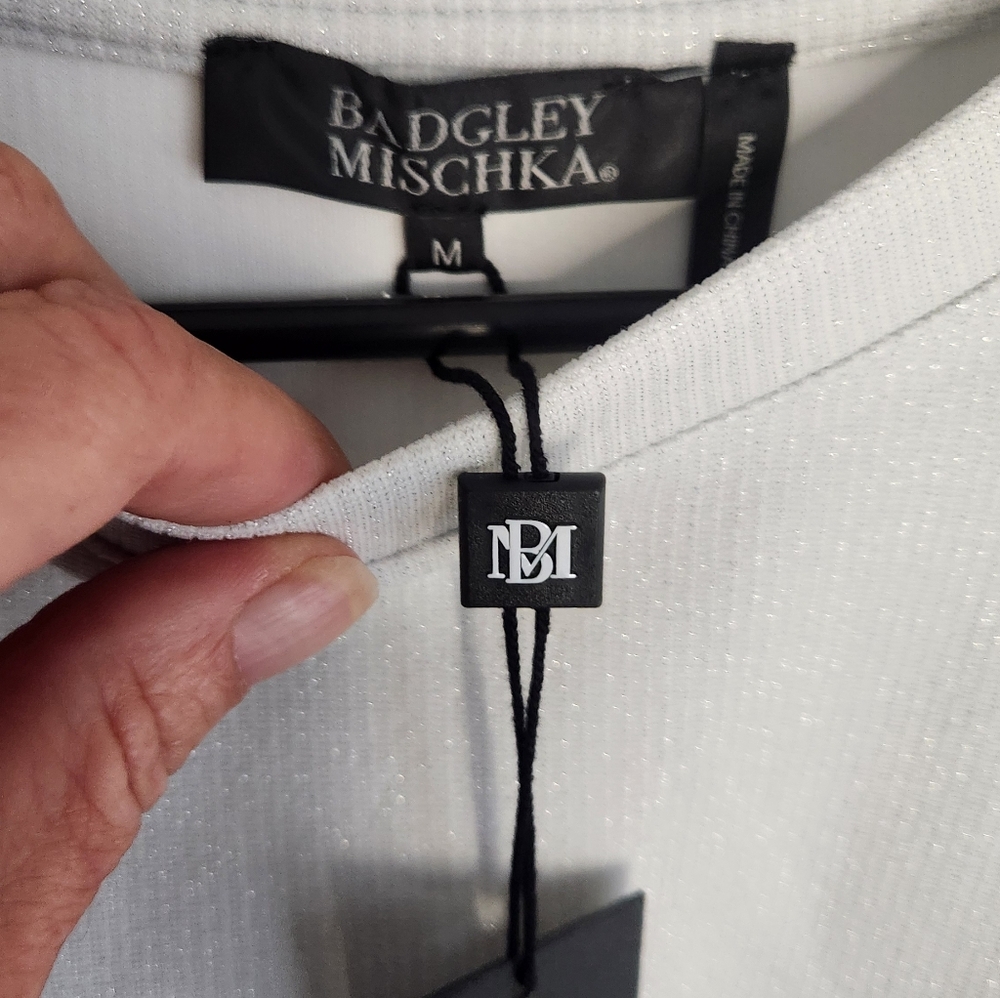 Badgley Mischka White Top with Subtle Metallic Trim - Picture 8 of 9